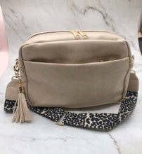 Load image into Gallery viewer, Chloe Crossbody Bag
